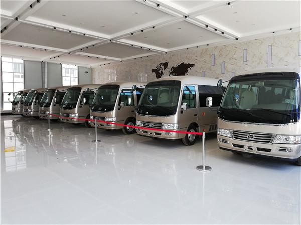鄭州中巴租車22座中巴車多少錢一天？